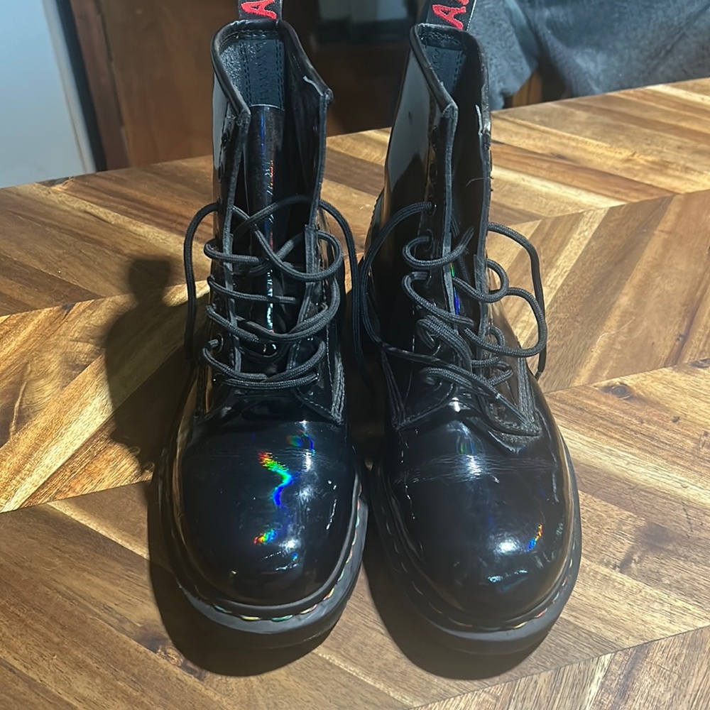 1460 rainbow Petent lgbtq+ Dr, Martens size 9 women’s